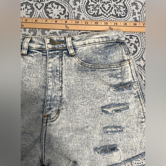 Vintage Jordache Distressed Acid Wash Denim Women Shorts sz 12 - Picture 6 of 10